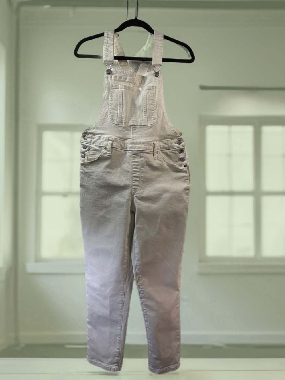 Universal Thread Women's White Denim Cropped Overalls 8/29R